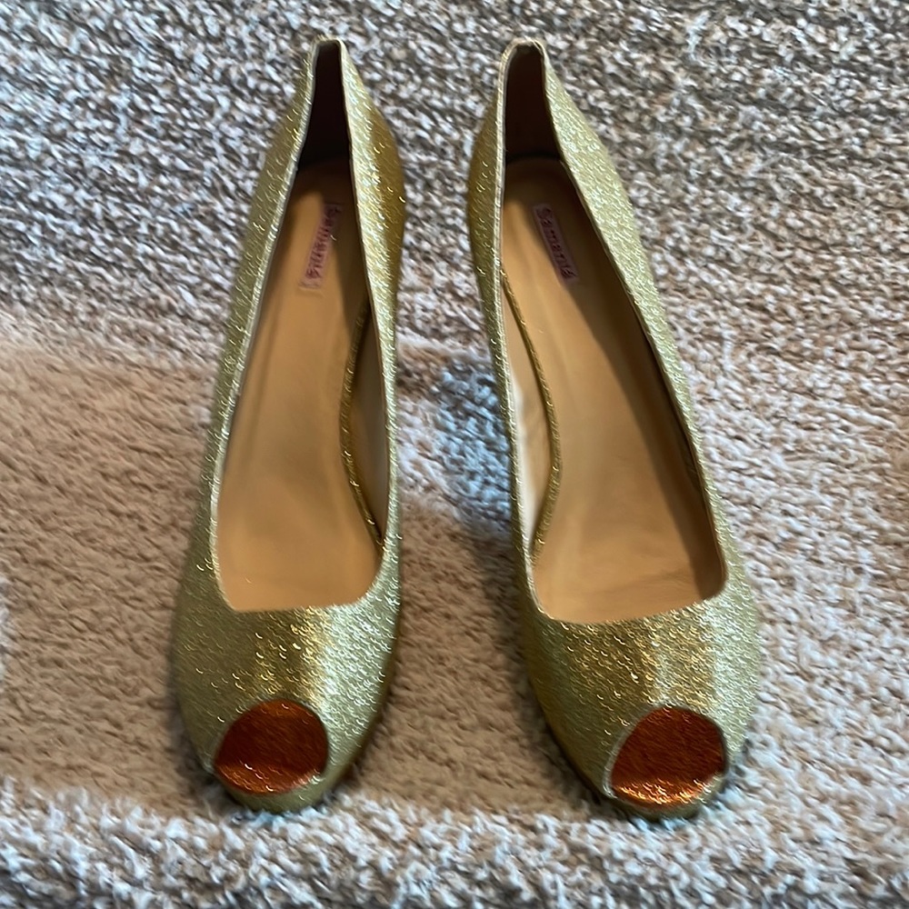 Gold sparkle peep toe 4” high heels